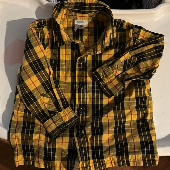 Button up yellow, black and red checkers cutest platinum up shirt 18 month - Picture 2 of 4